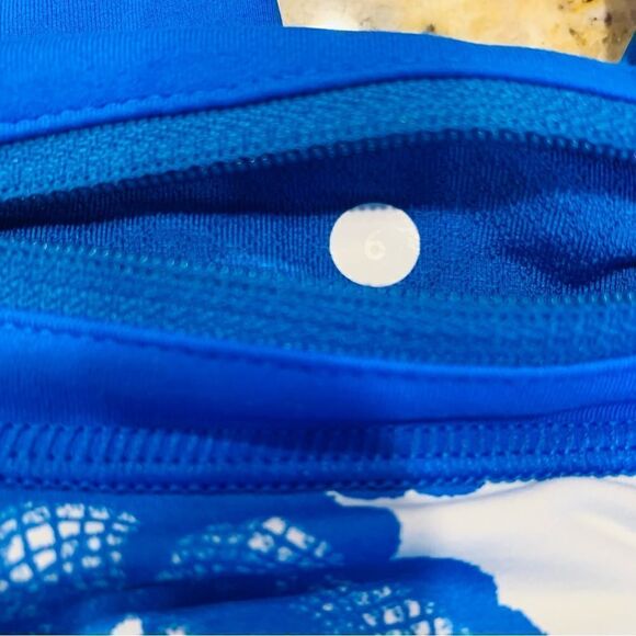 Lululemon Run: Inspire Crop II Beaming Blue/Laceoflage Polar Cream Beaming Blue - Picture 9 of 9